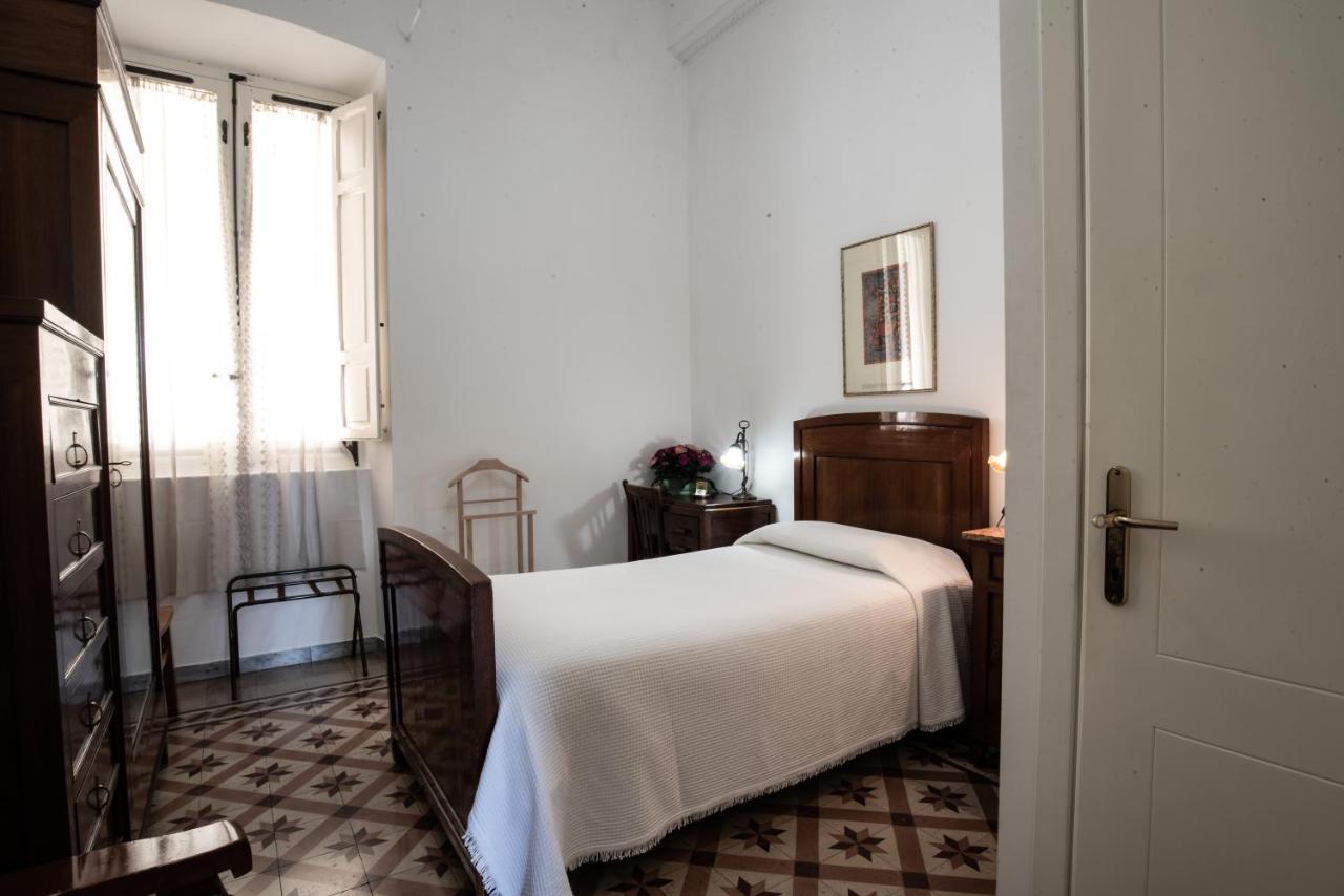 Hotel Aer Bj Vittoria Cagliari Exteriör bild