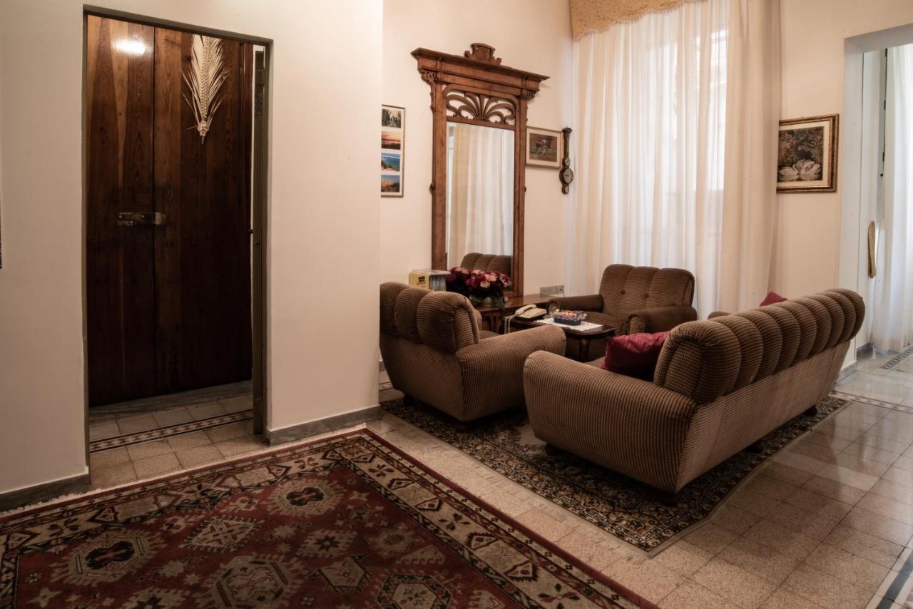 Hotel Aer Bj Vittoria Cagliari Exteriör bild