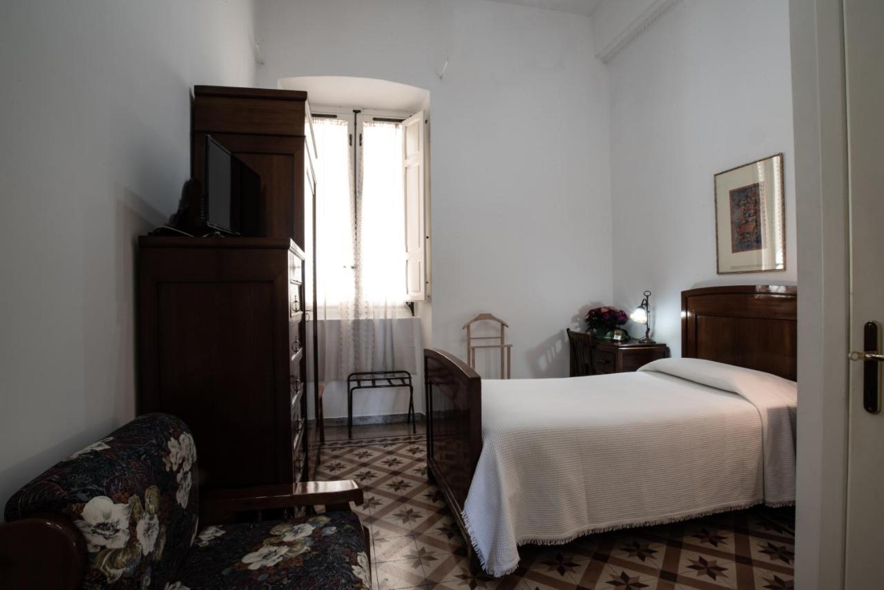 Hotel Aer Bj Vittoria Cagliari Exteriör bild