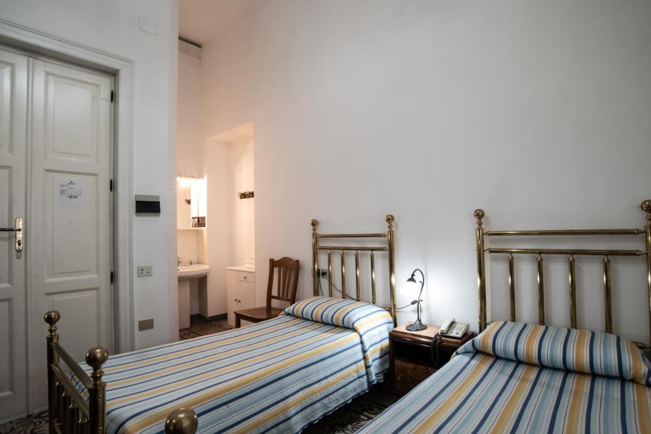 Hotel Aer Bj Vittoria Cagliari Exteriör bild