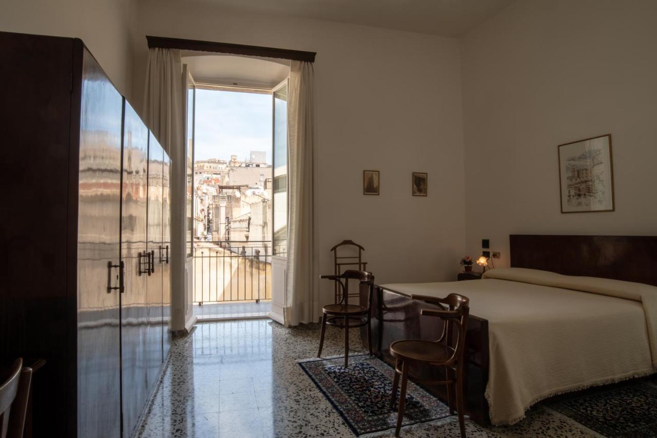Hotel Aer Bj Vittoria Cagliari Exteriör bild