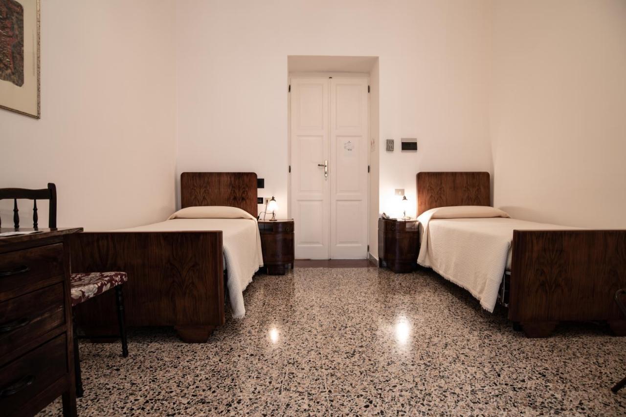 Hotel Aer Bj Vittoria Cagliari Exteriör bild