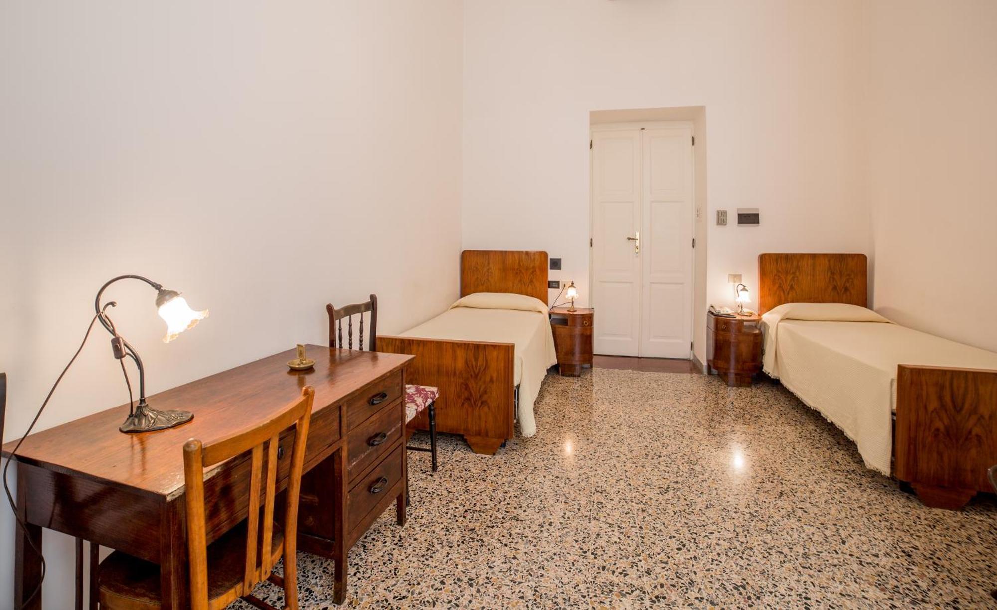 Hotel Aer Bj Vittoria Cagliari Rum bild