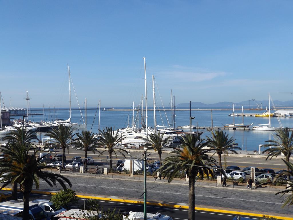 Hotel Aer Bj Vittoria Cagliari Rum bild