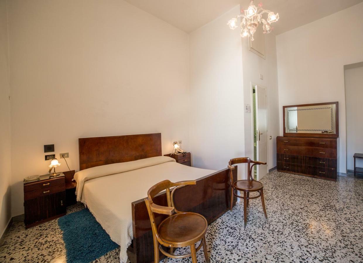 Hotel Aer Bj Vittoria Cagliari Exteriör bild